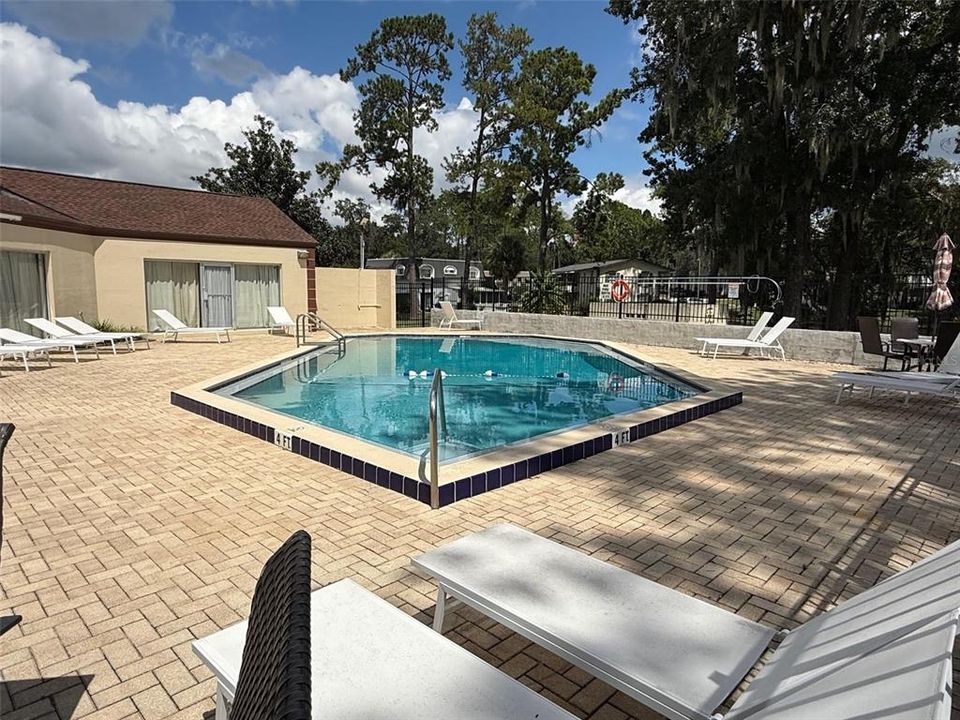 For Sale: $119,000 (1 beds, 1 baths, 675 Square Feet)