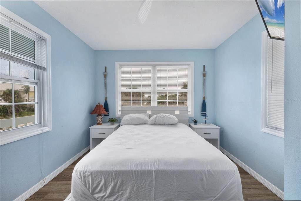 合同活跃: $1,129,990 (2 贝兹, 2 浴室, 1387 平方英尺)