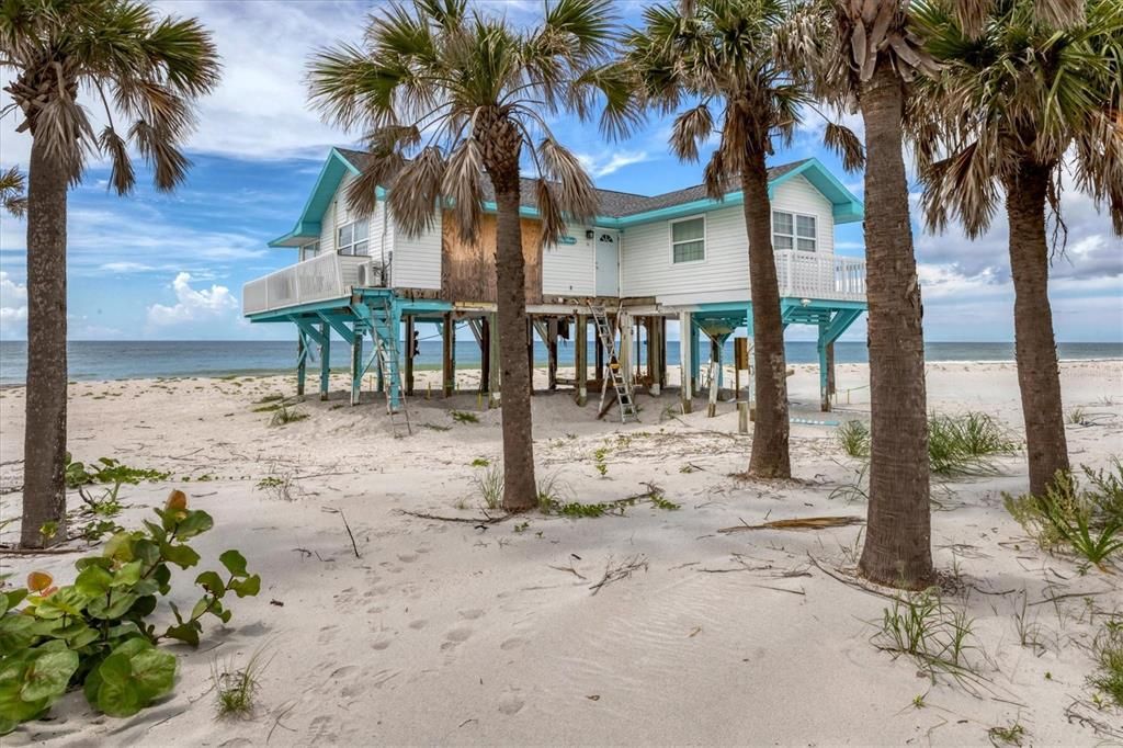 合同活跃: $1,129,990 (2 贝兹, 2 浴室, 1387 平方英尺)