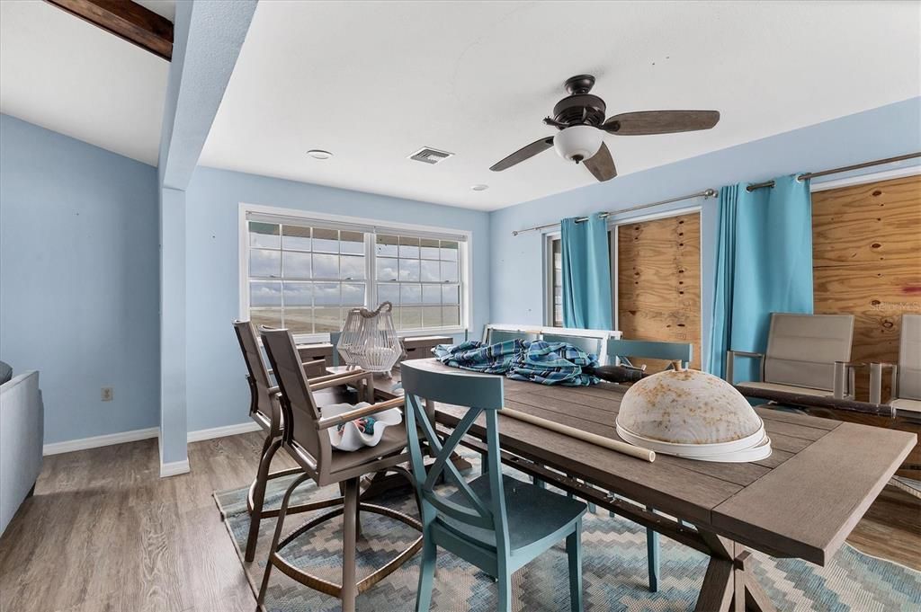 合同活跃: $1,129,990 (2 贝兹, 2 浴室, 1387 平方英尺)