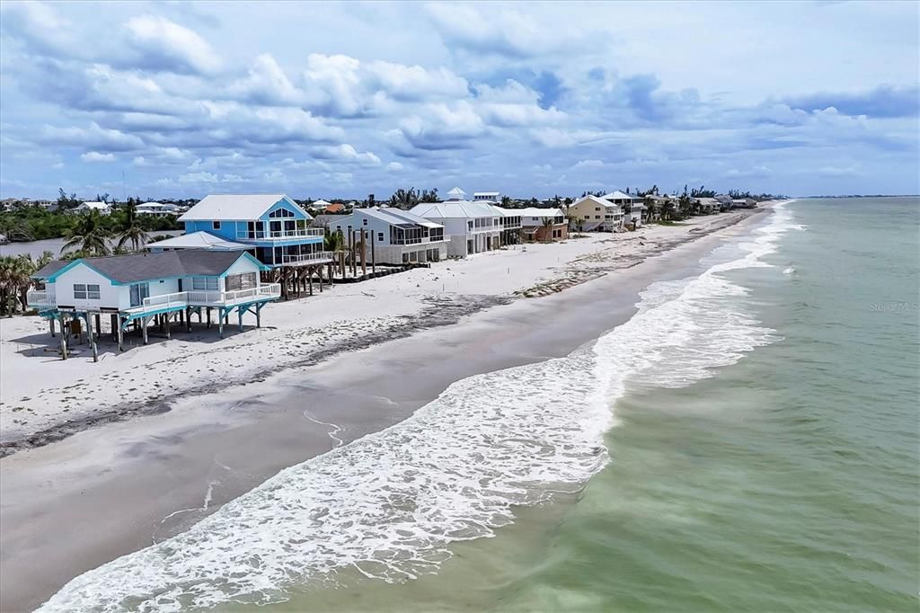 合同活跃: $1,129,990 (2 贝兹, 2 浴室, 1387 平方英尺)