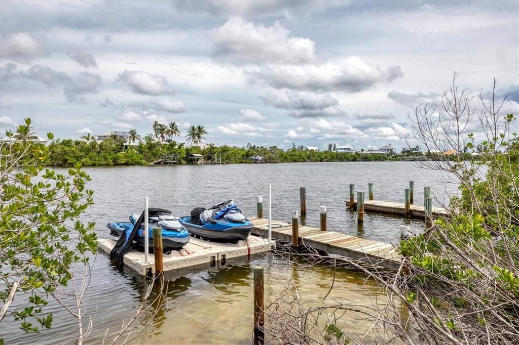 合同活跃: $1,129,990 (2 贝兹, 2 浴室, 1387 平方英尺)