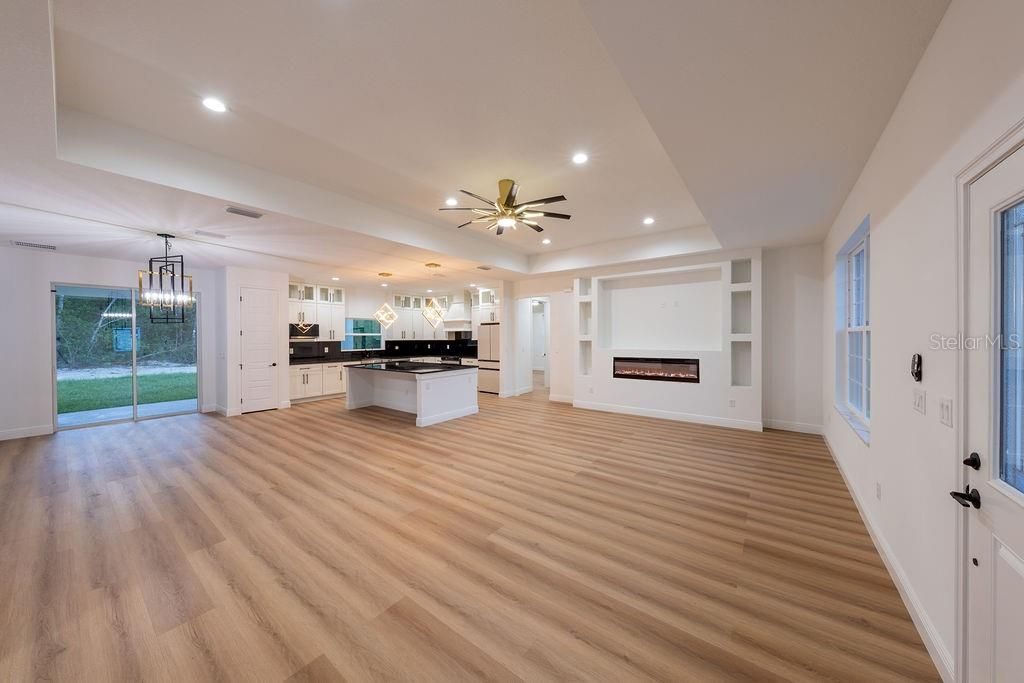 For Sale: $475,000 (4 beds, 3 baths, 2011 Square Feet)