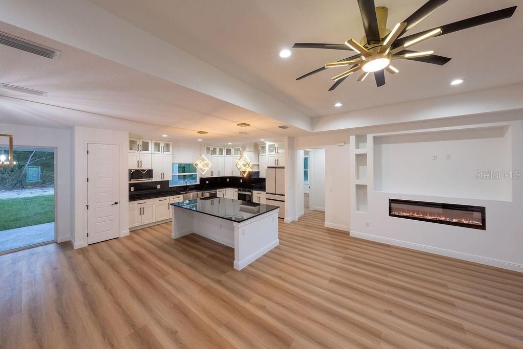 For Sale: $475,000 (4 beds, 3 baths, 2011 Square Feet)