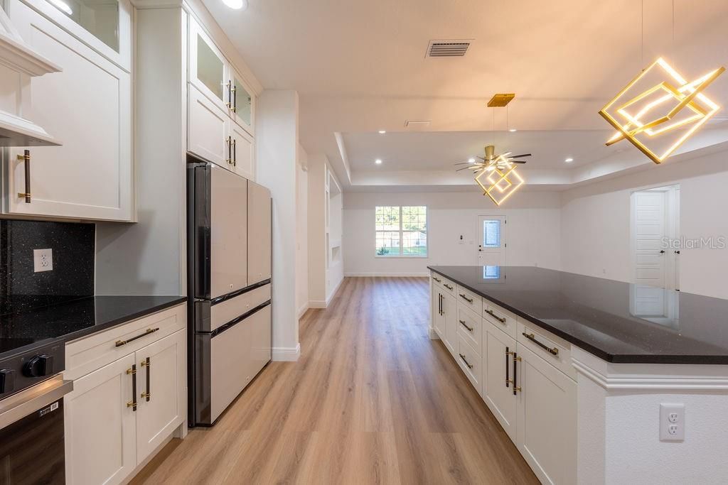 For Sale: $475,000 (4 beds, 3 baths, 2011 Square Feet)