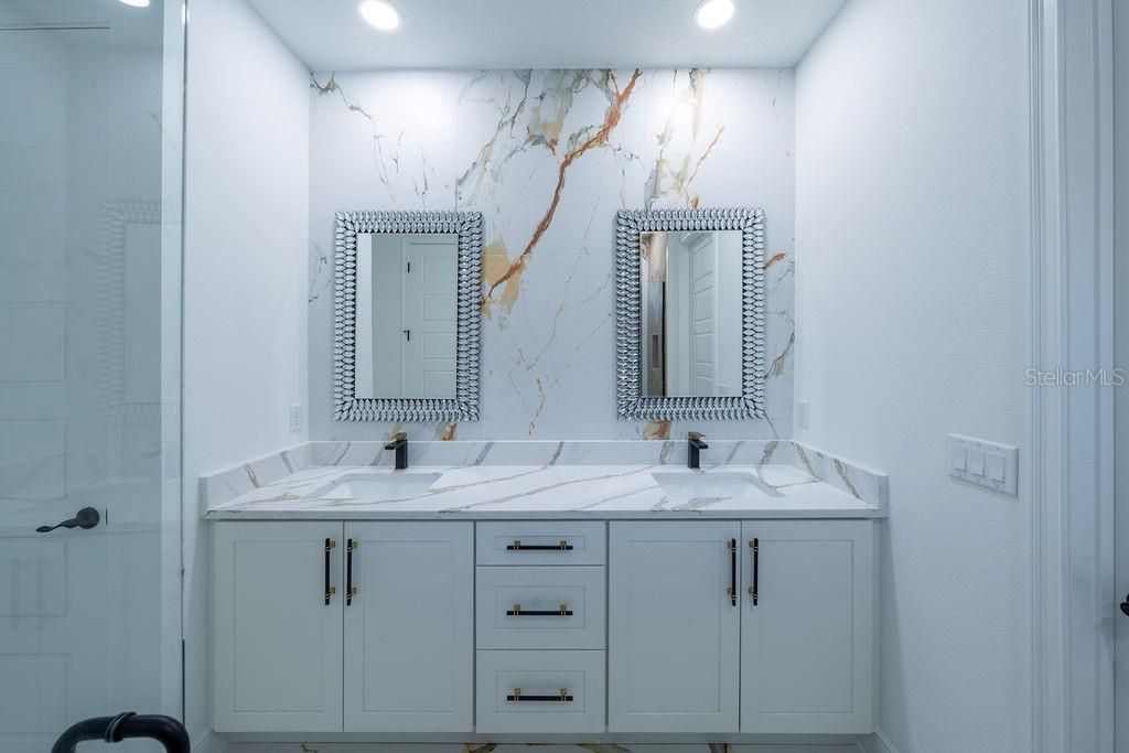 For Sale: $475,000 (4 beds, 3 baths, 2011 Square Feet)