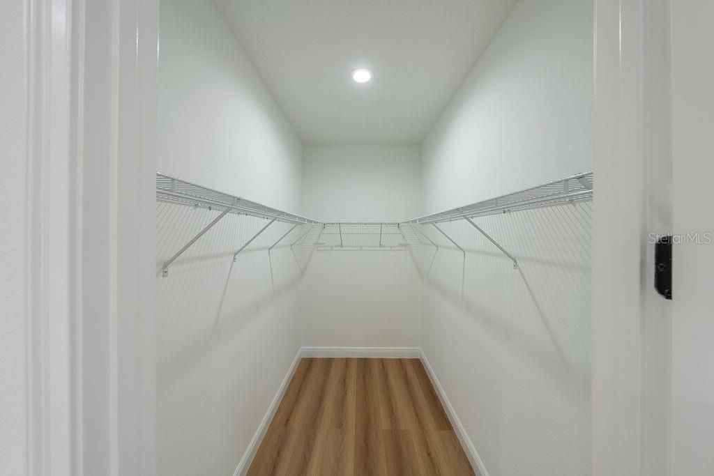 For Sale: $475,000 (4 beds, 3 baths, 2011 Square Feet)