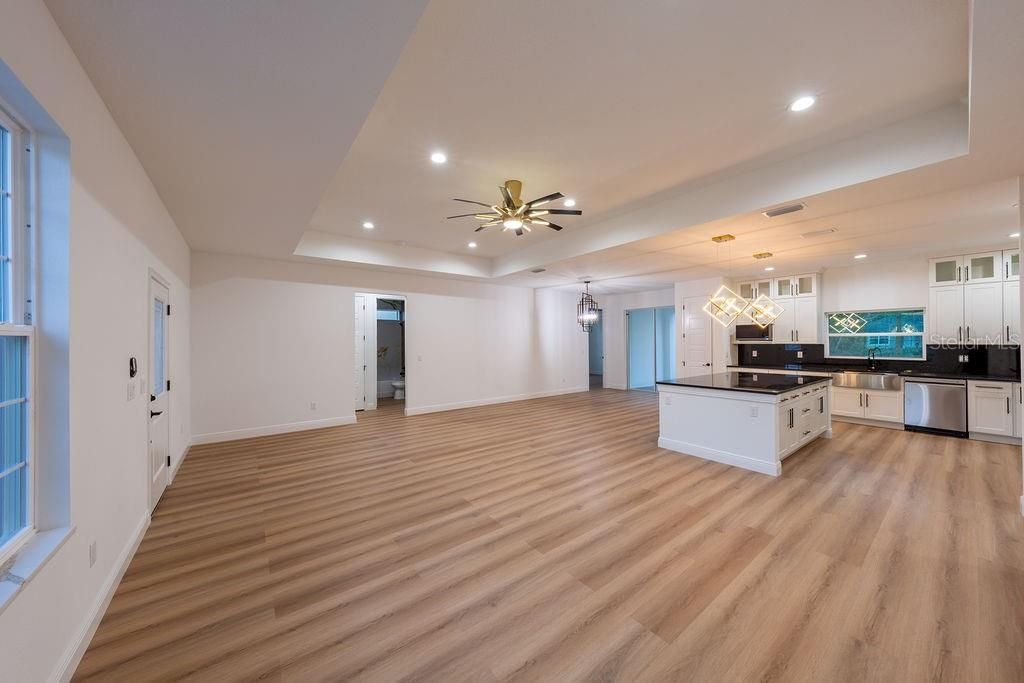 For Sale: $475,000 (4 beds, 3 baths, 2011 Square Feet)