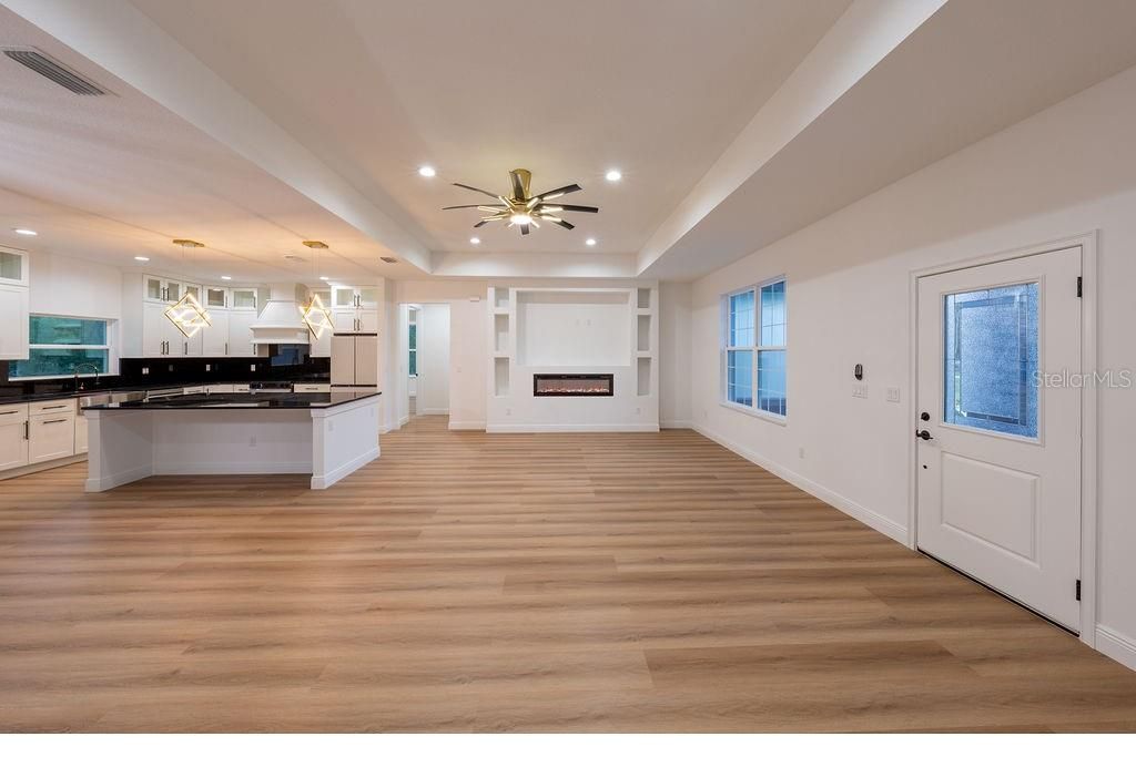 For Sale: $475,000 (4 beds, 3 baths, 2011 Square Feet)