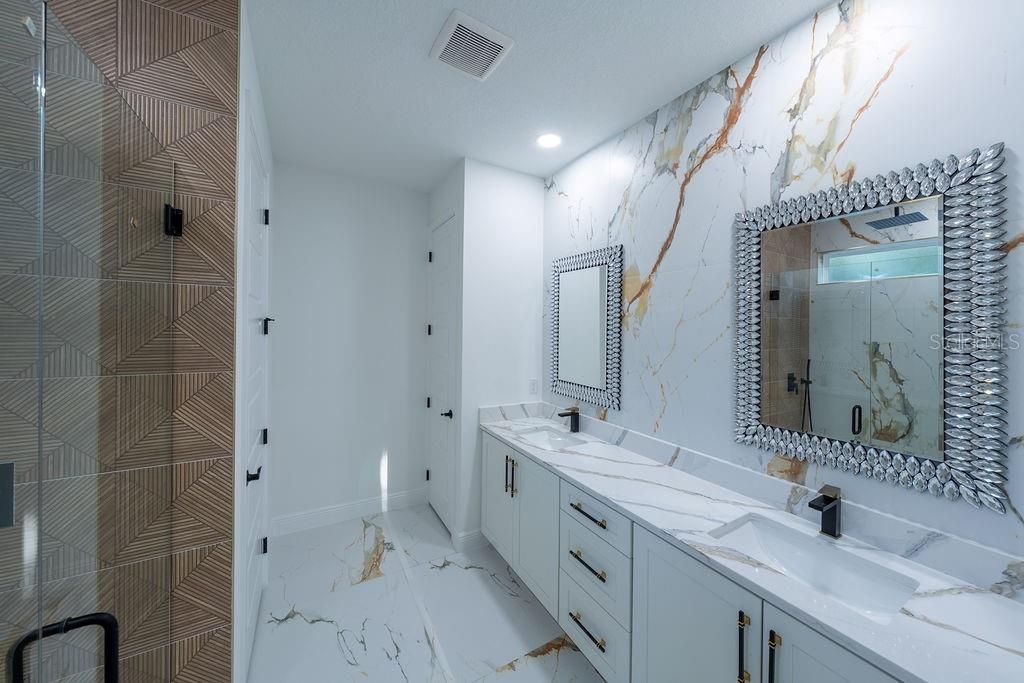 For Sale: $475,000 (4 beds, 3 baths, 2011 Square Feet)