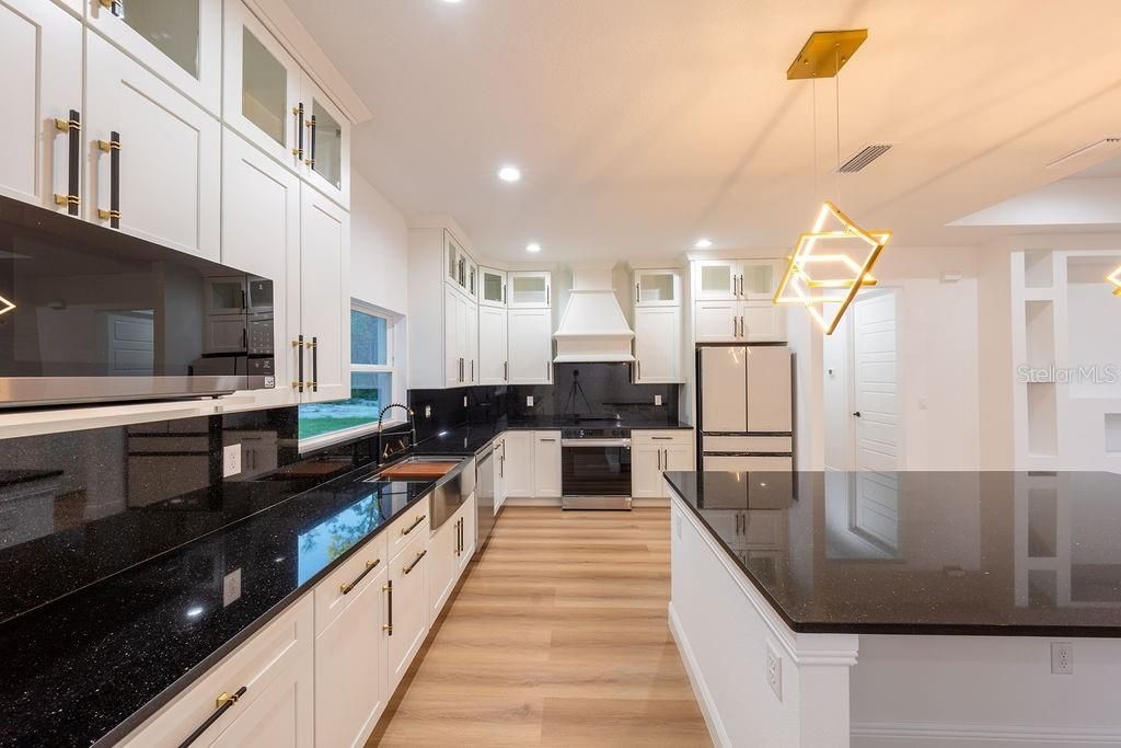 For Sale: $475,000 (4 beds, 3 baths, 2011 Square Feet)