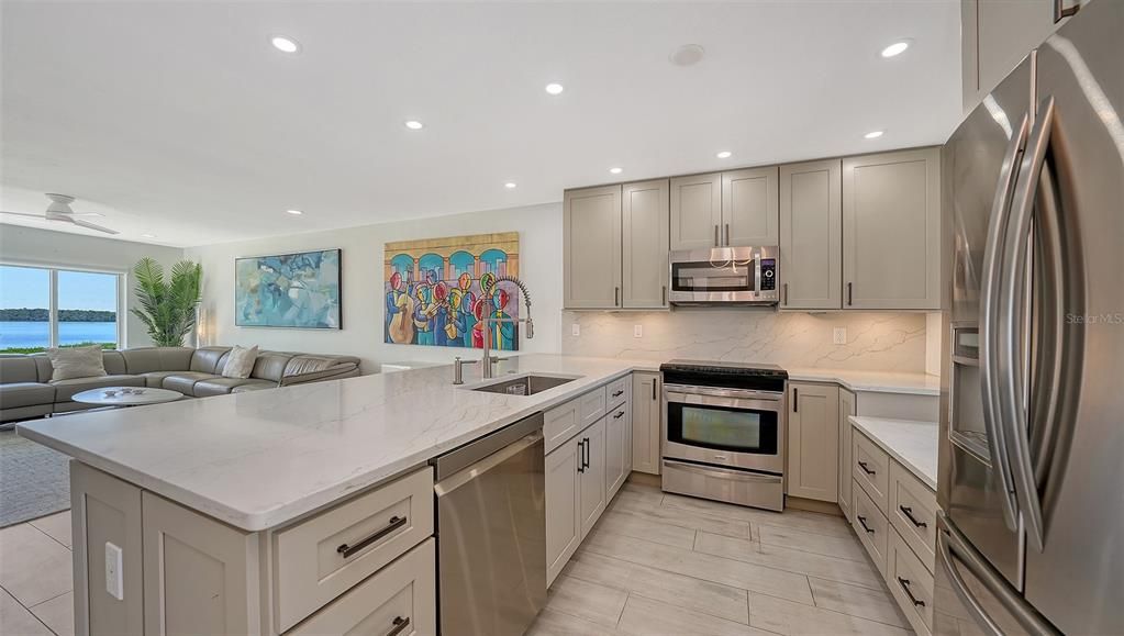 For Sale: $725,000 (2 beds, 2 baths, 1312 Square Feet)