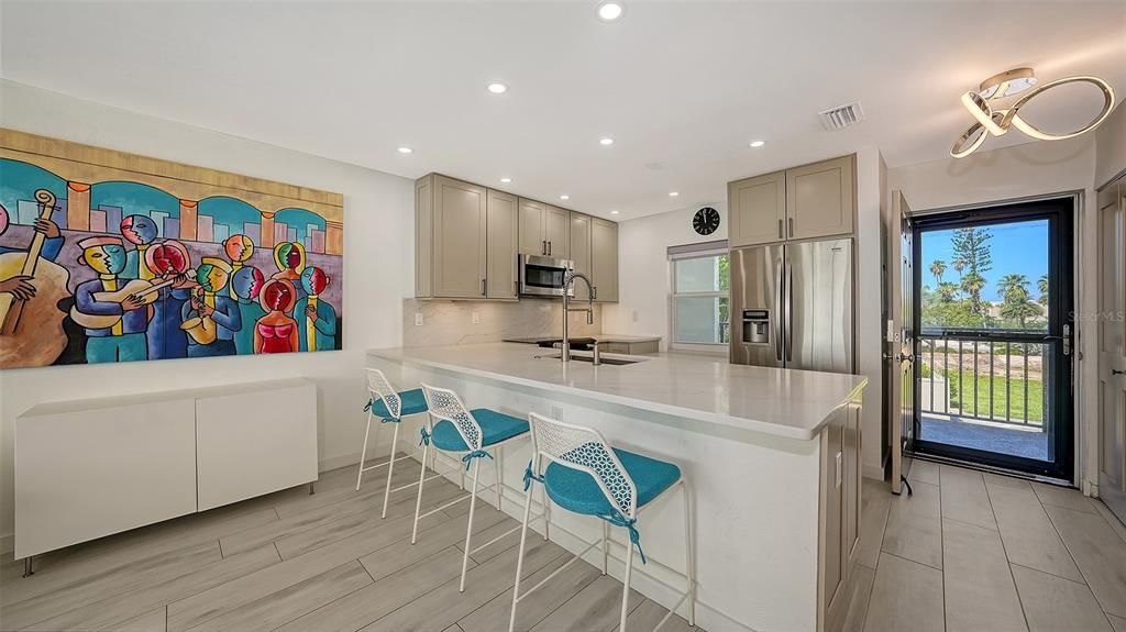 For Sale: $725,000 (2 beds, 2 baths, 1312 Square Feet)