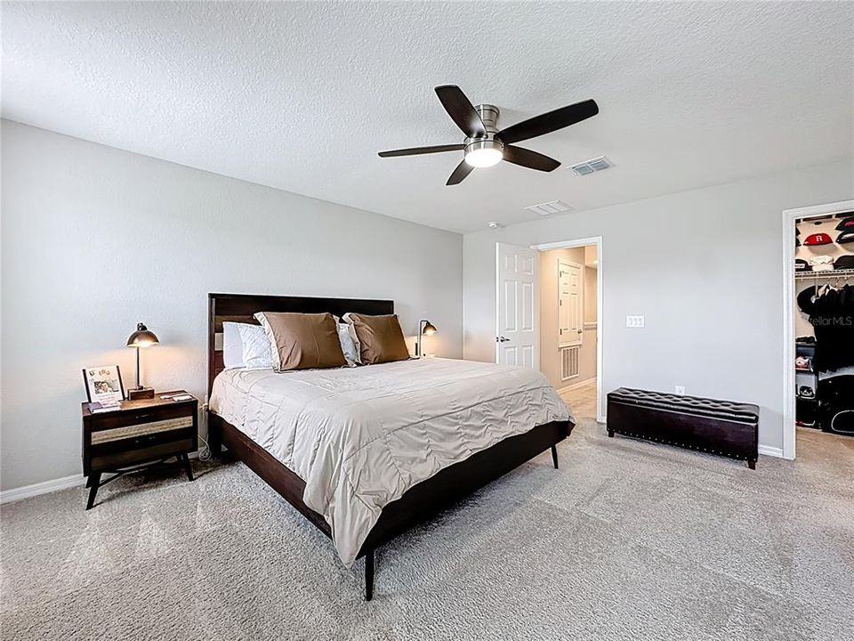 Active With Contract: $315,000 (3 beds, 2 baths, 1884 Square Feet)