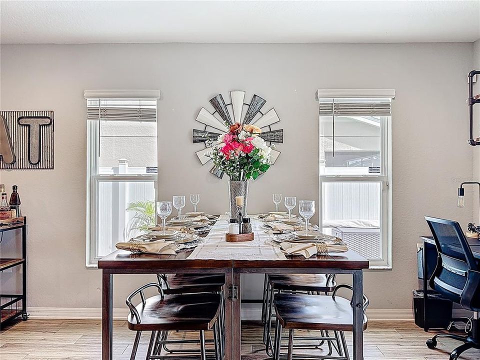 Active With Contract: $315,000 (3 beds, 2 baths, 1884 Square Feet)