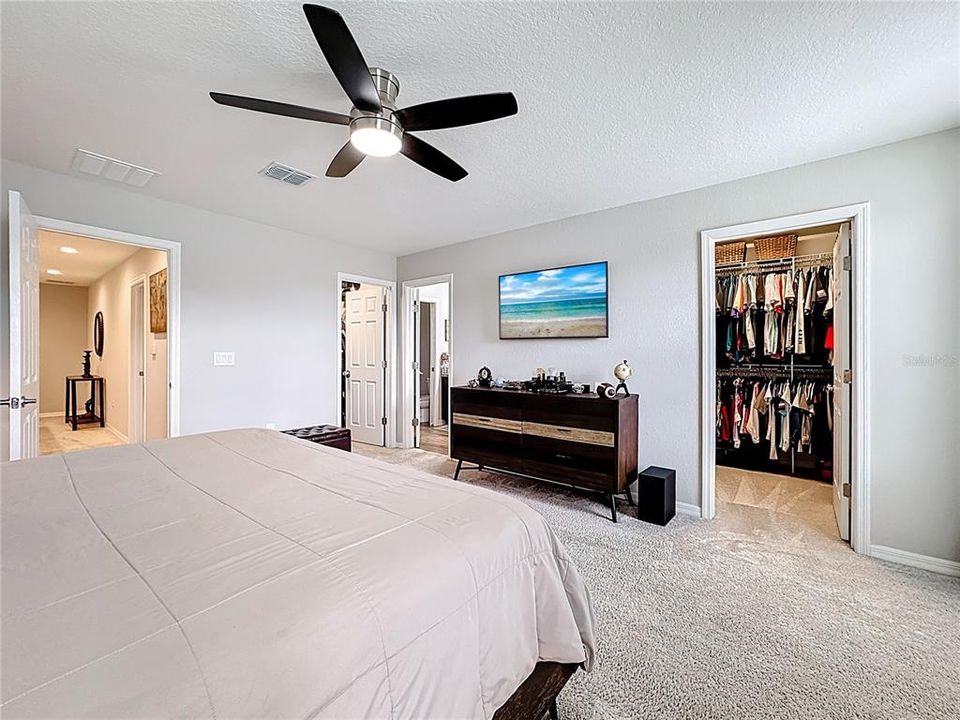 Active With Contract: $315,000 (3 beds, 2 baths, 1884 Square Feet)