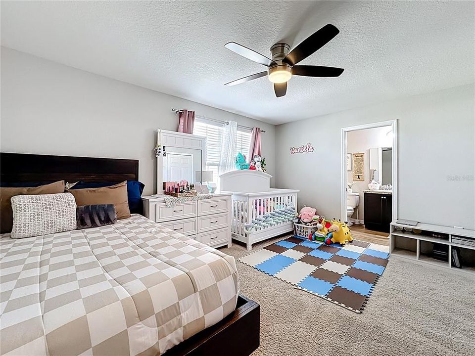 Active With Contract: $315,000 (3 beds, 2 baths, 1884 Square Feet)