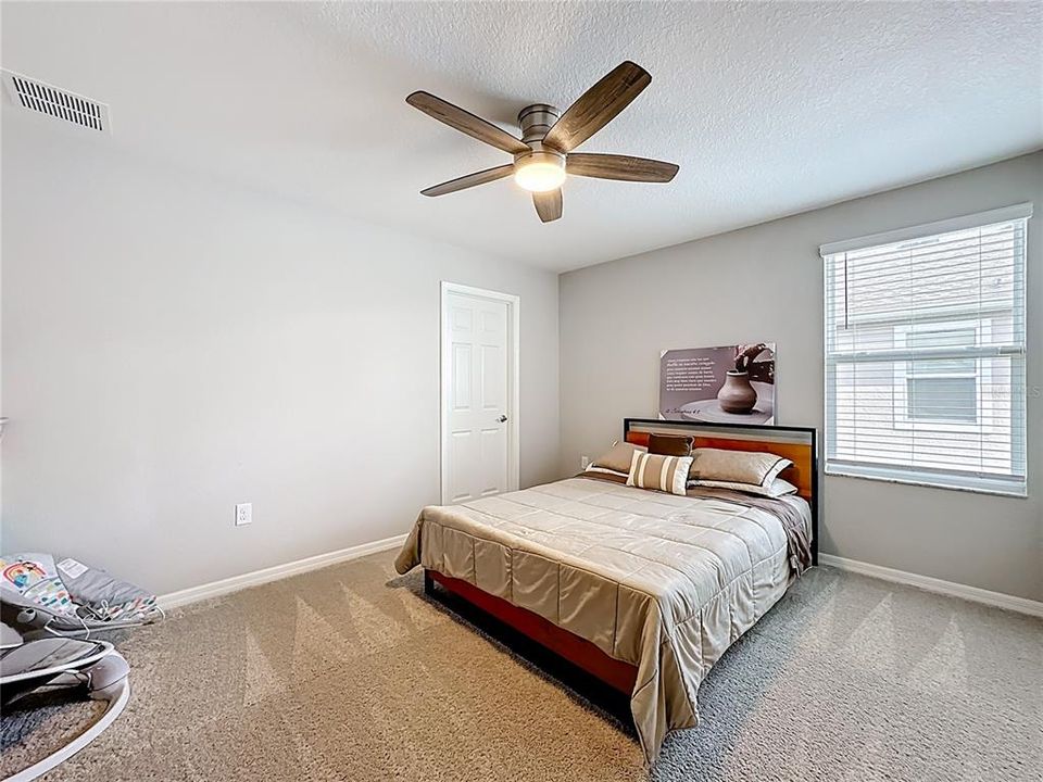 Active With Contract: $315,000 (3 beds, 2 baths, 1884 Square Feet)