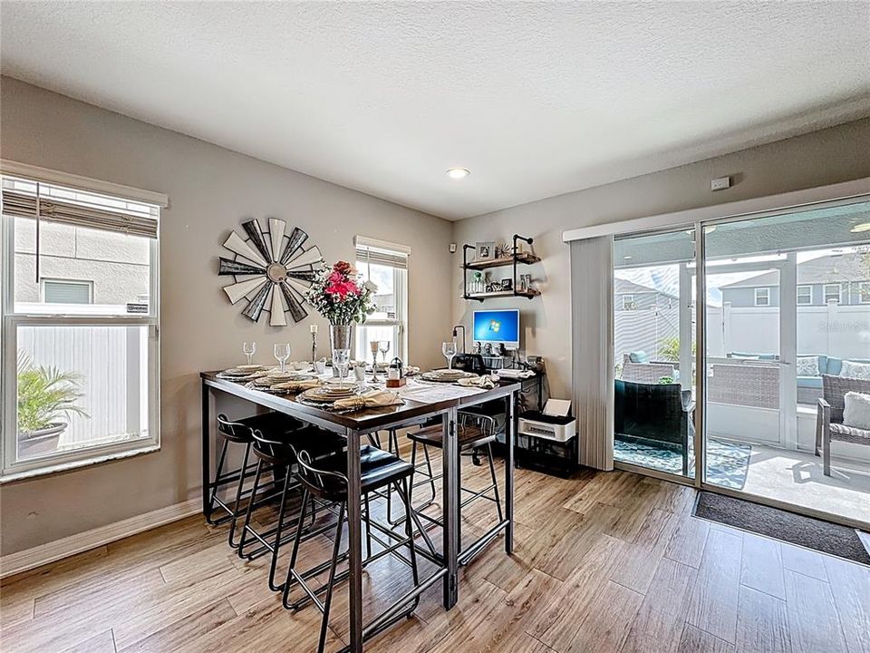 Active With Contract: $315,000 (3 beds, 2 baths, 1884 Square Feet)