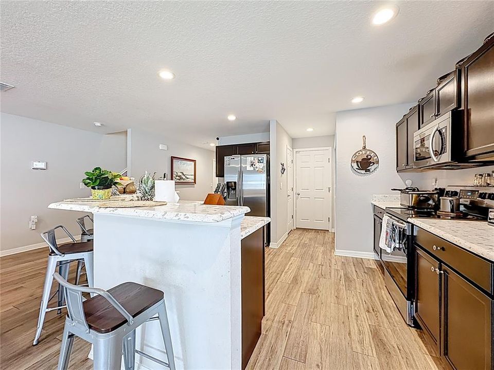 Active With Contract: $315,000 (3 beds, 2 baths, 1884 Square Feet)