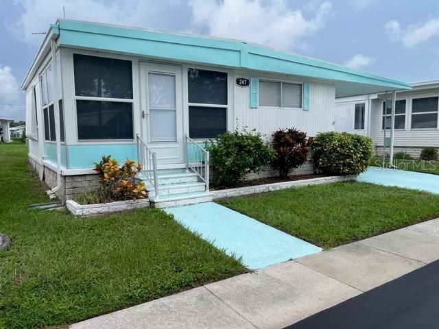 For Sale: $124,900 (2 beds, 1 baths, 660 Square Feet)