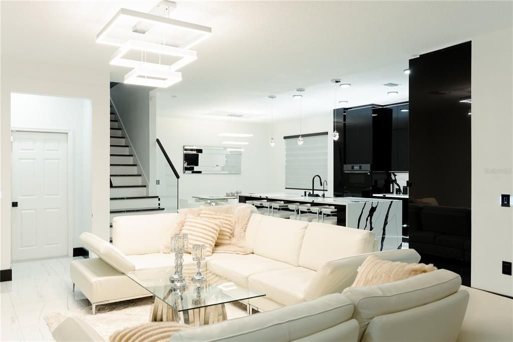 En Venta: $789,000 (5 camas, 3 baños, 3199 Pies cuadrados)