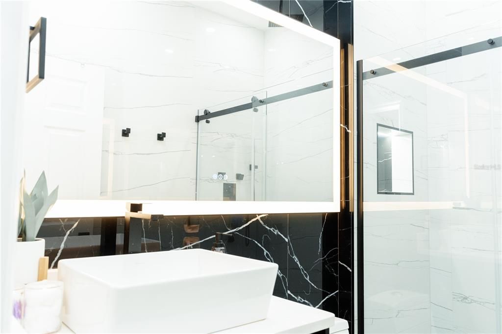 En Venta: $789,000 (5 camas, 3 baños, 3199 Pies cuadrados)