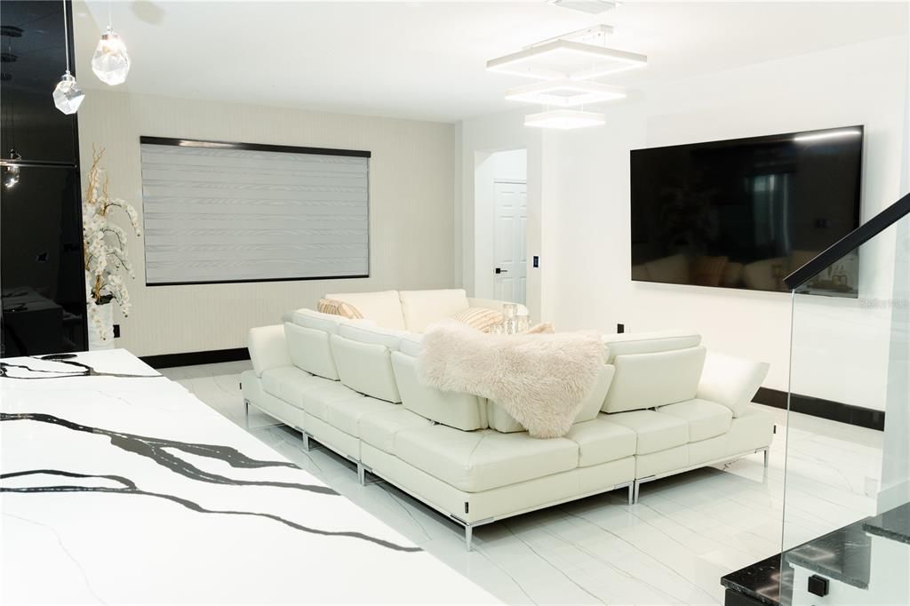 En Venta: $789,000 (5 camas, 3 baños, 3199 Pies cuadrados)