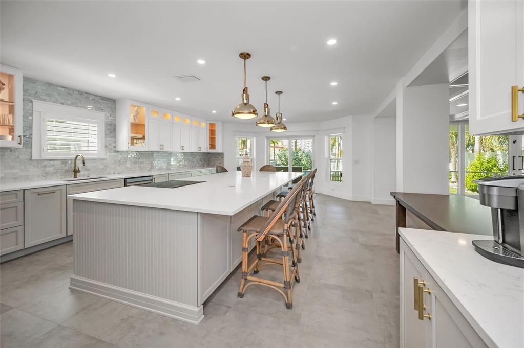 合同活跃: $2,685,000 (4 贝兹, 4 浴室, 4171 平方英尺)