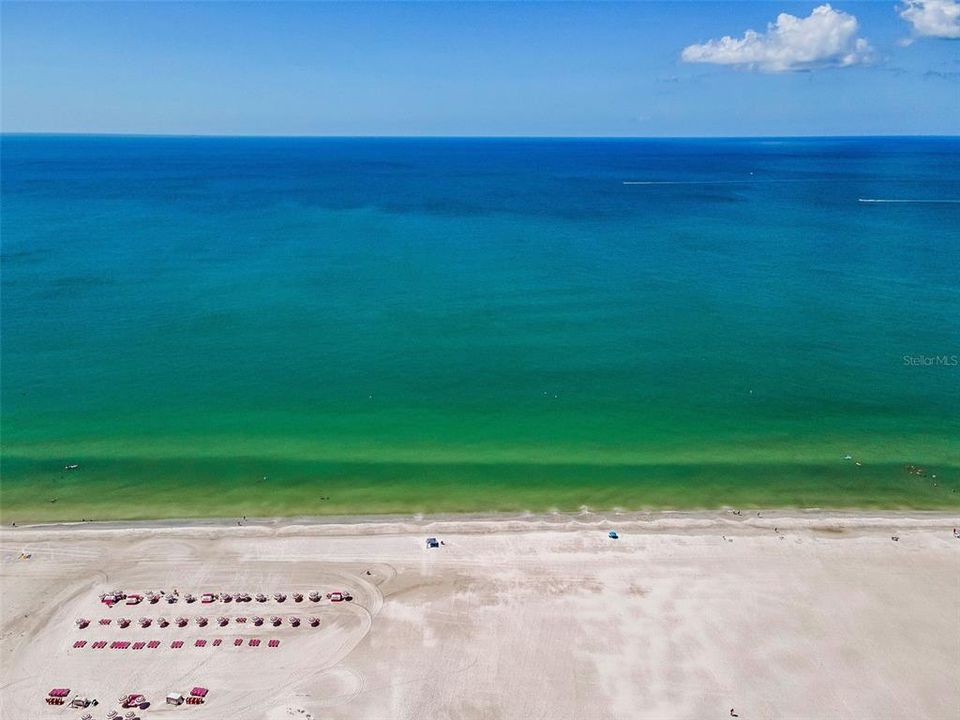 合同活跃: $2,685,000 (4 贝兹, 4 浴室, 4171 平方英尺)