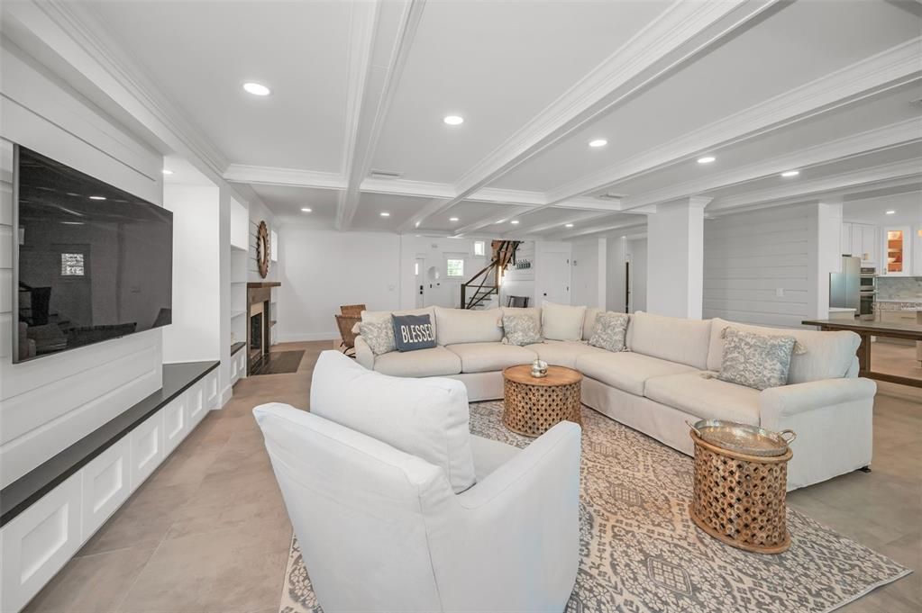 合同活跃: $2,685,000 (4 贝兹, 4 浴室, 4171 平方英尺)