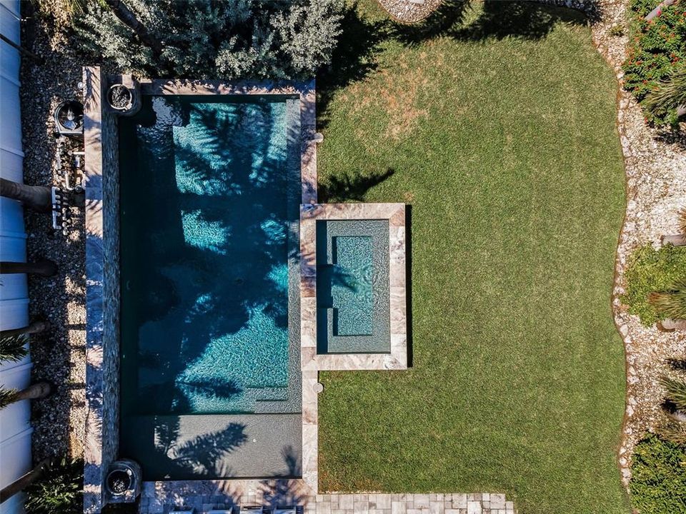 合同活跃: $2,685,000 (4 贝兹, 4 浴室, 4171 平方英尺)