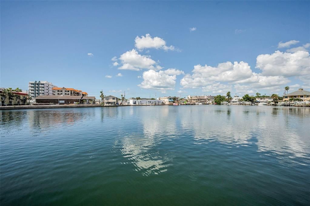 合同活跃: $2,685,000 (4 贝兹, 4 浴室, 4171 平方英尺)