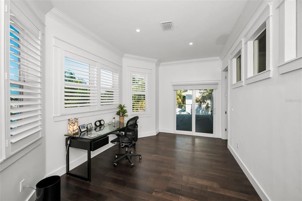 合同活跃: $2,685,000 (4 贝兹, 4 浴室, 4171 平方英尺)