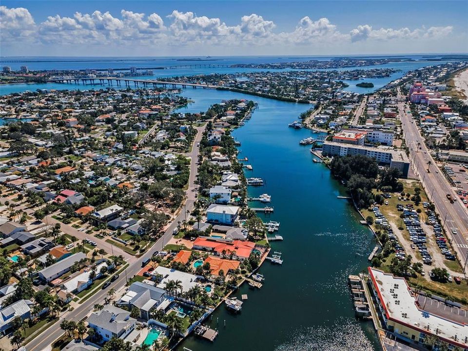 合同活跃: $2,685,000 (4 贝兹, 4 浴室, 4171 平方英尺)