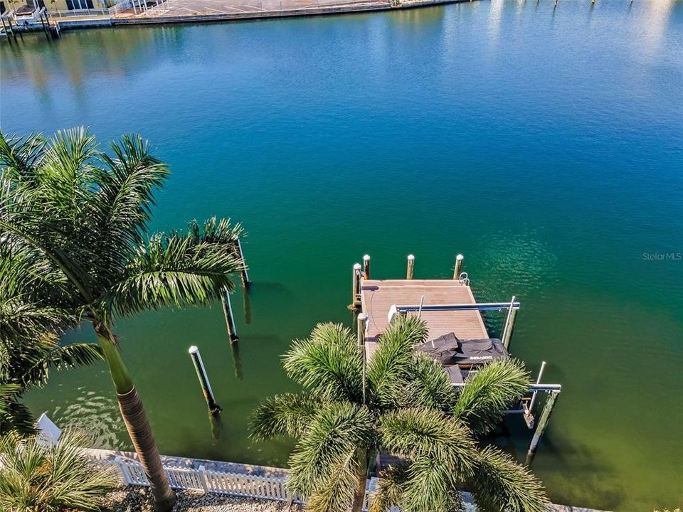 合同活跃: $2,685,000 (4 贝兹, 4 浴室, 4171 平方英尺)