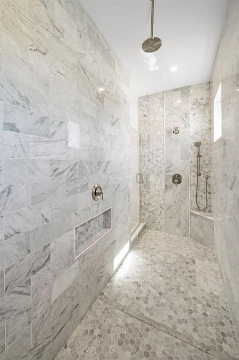 合同活跃: $2,685,000 (4 贝兹, 4 浴室, 4171 平方英尺)