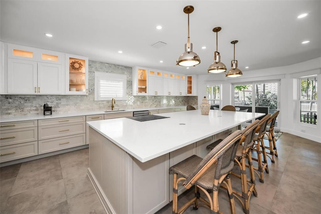 合同活跃: $2,685,000 (4 贝兹, 4 浴室, 4171 平方英尺)