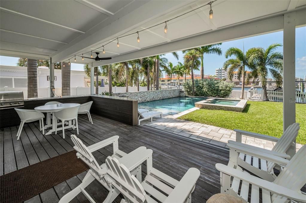 合同活跃: $2,685,000 (4 贝兹, 4 浴室, 4171 平方英尺)