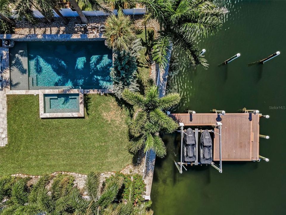 合同活跃: $2,685,000 (4 贝兹, 4 浴室, 4171 平方英尺)