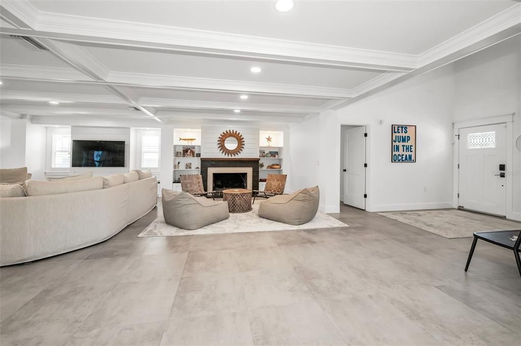 合同活跃: $2,685,000 (4 贝兹, 4 浴室, 4171 平方英尺)