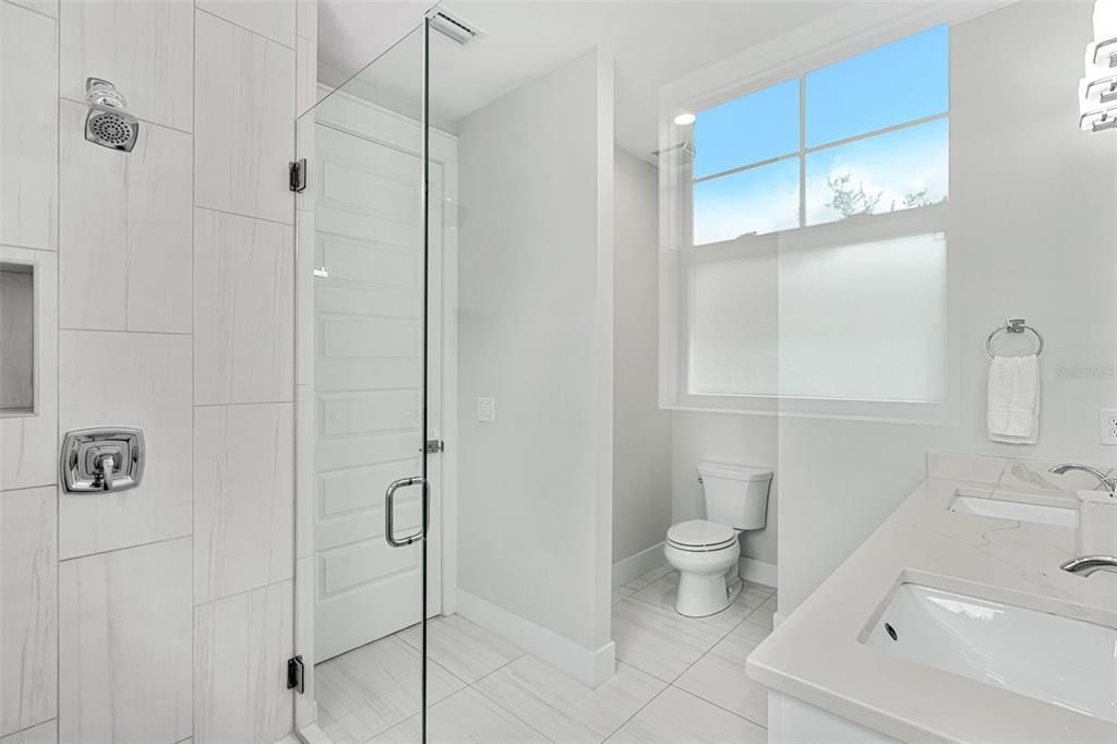 En Venta: $679,000 (3 camas, 2 baños, 1866 Pies cuadrados)