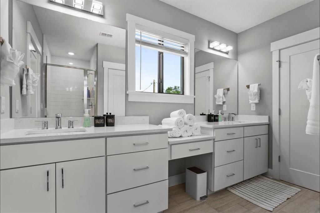 For Rent: $9,999 (5 beds, 4 baths, 2586 Square Feet)