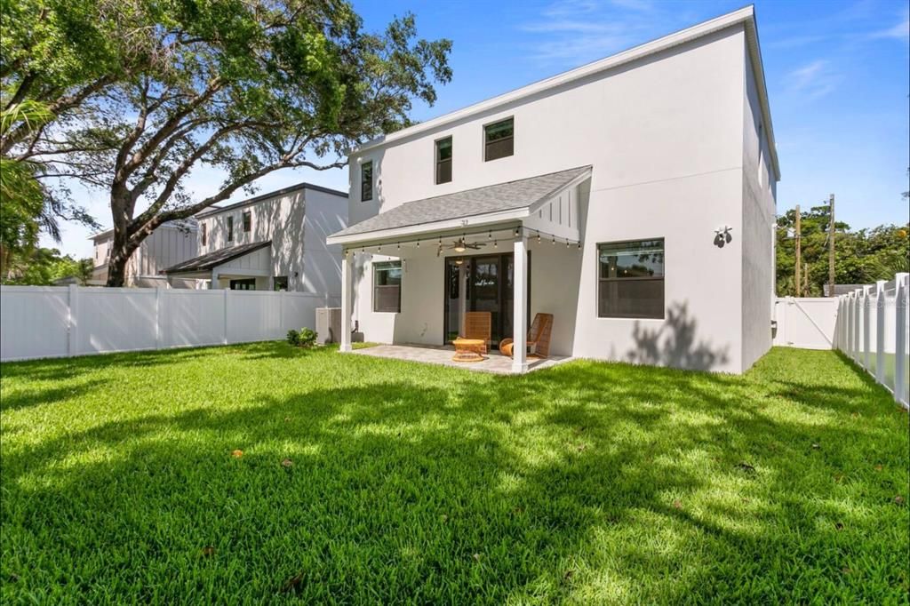 For Rent: $9,999 (5 beds, 4 baths, 2586 Square Feet)