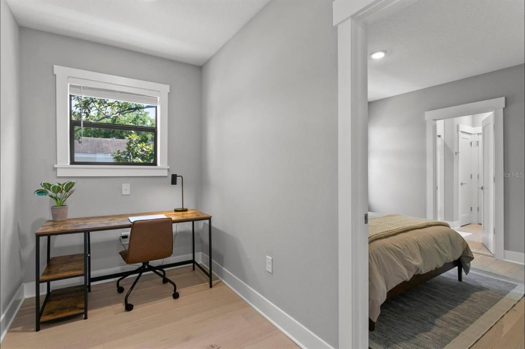 For Rent: $9,999 (5 beds, 4 baths, 2586 Square Feet)