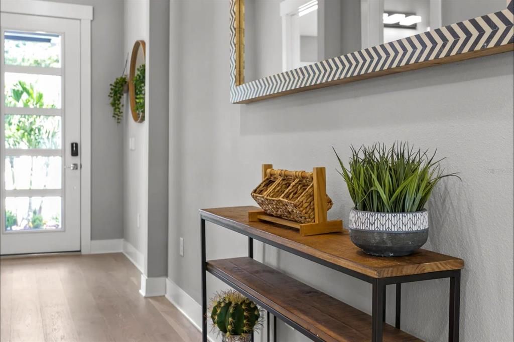 For Rent: $9,999 (5 beds, 4 baths, 2586 Square Feet)