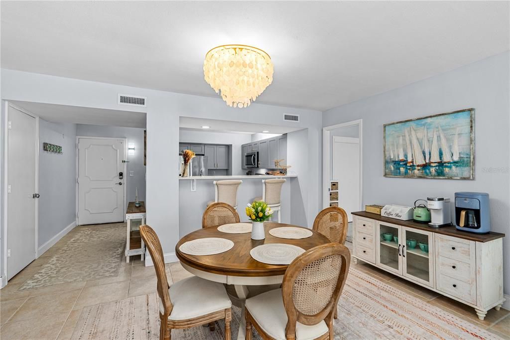 Activo con contrato: $485,000 (2 camas, 2 baños, 1347 Pies cuadrados)