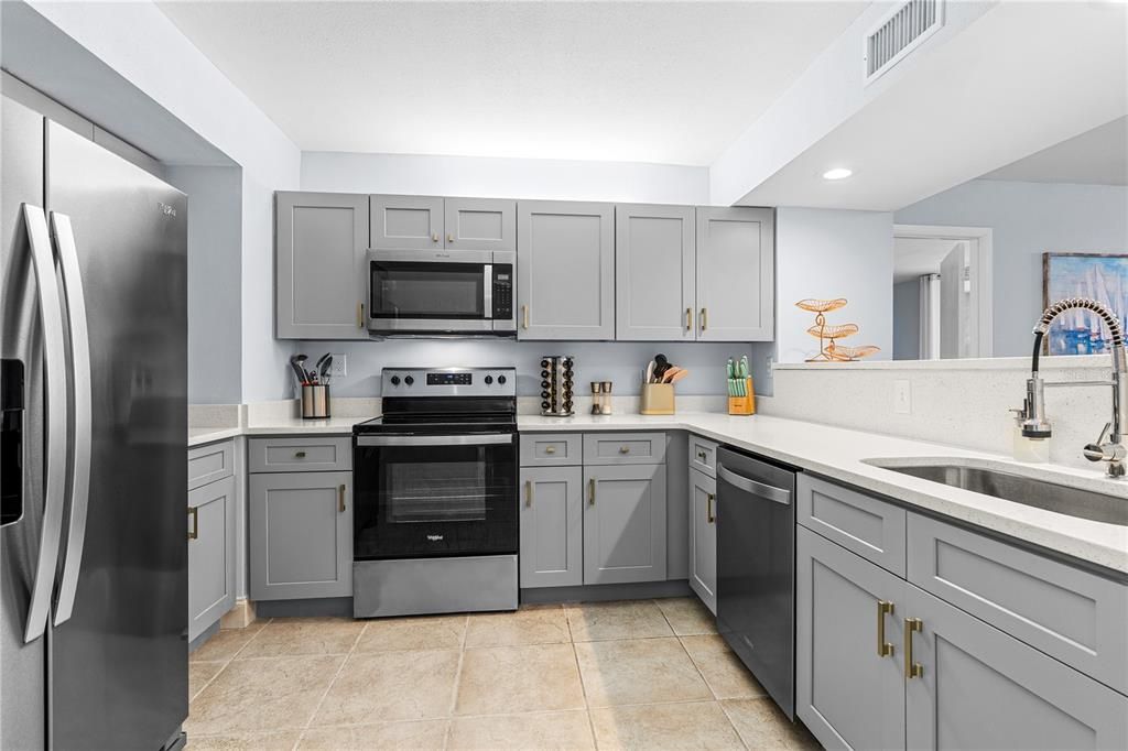 Activo con contrato: $485,000 (2 camas, 2 baños, 1347 Pies cuadrados)