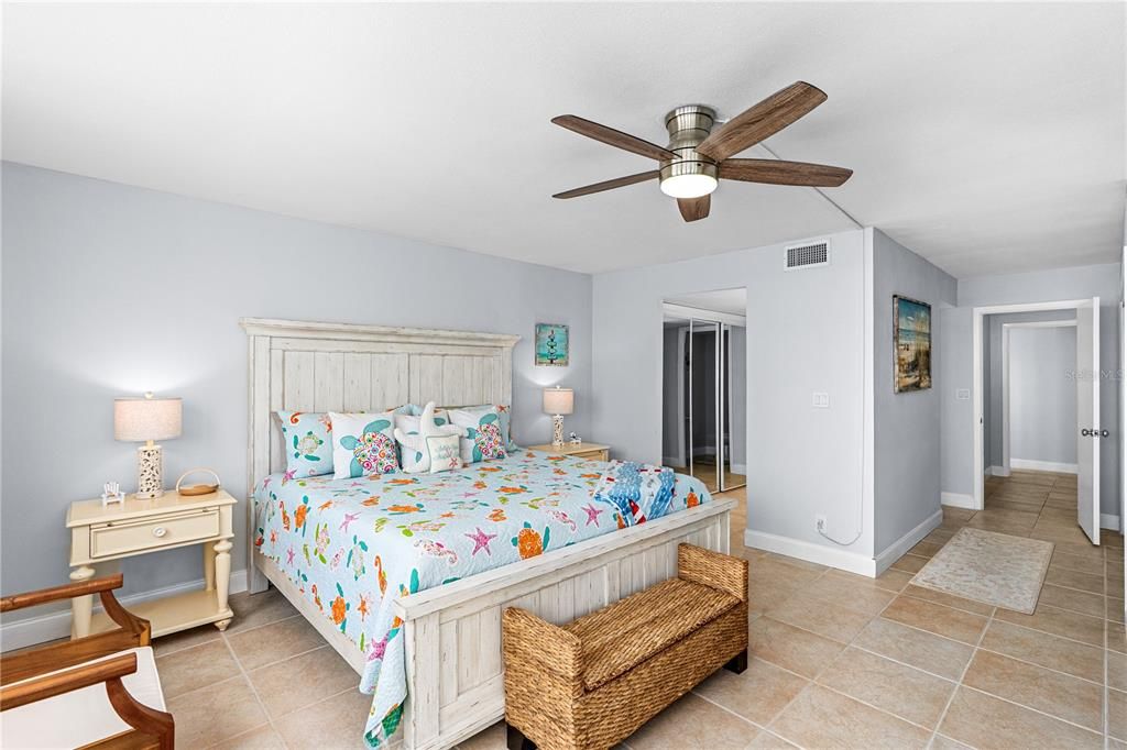 Activo con contrato: $485,000 (2 camas, 2 baños, 1347 Pies cuadrados)