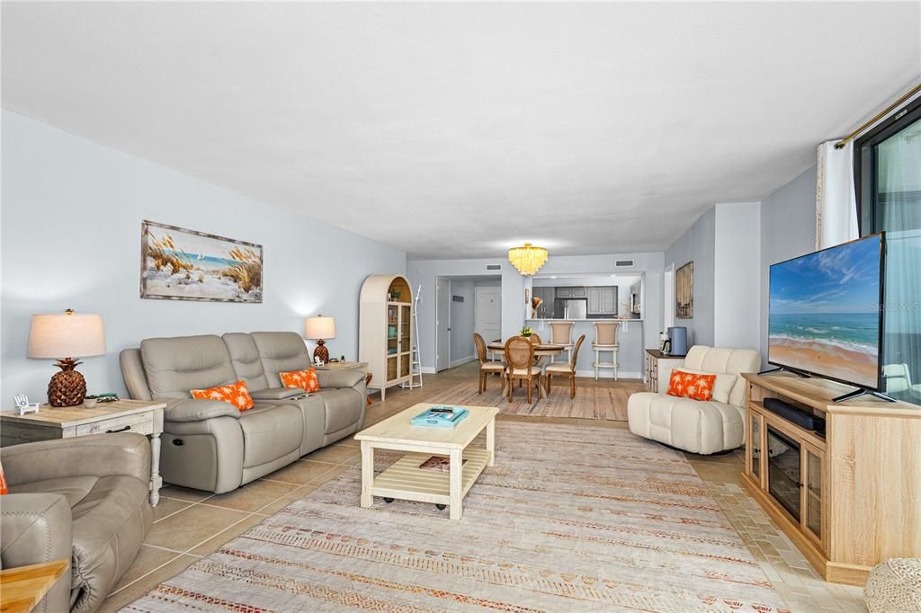 Activo con contrato: $485,000 (2 camas, 2 baños, 1347 Pies cuadrados)